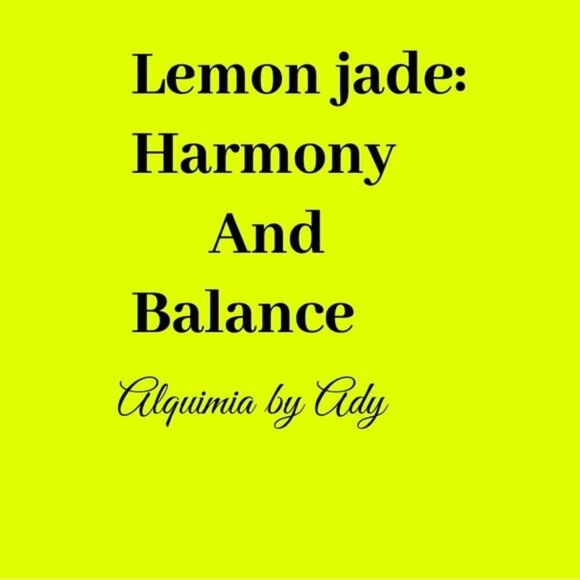 Dainty gold yellow jade studs statement gem earrings - Picture 4 of 5